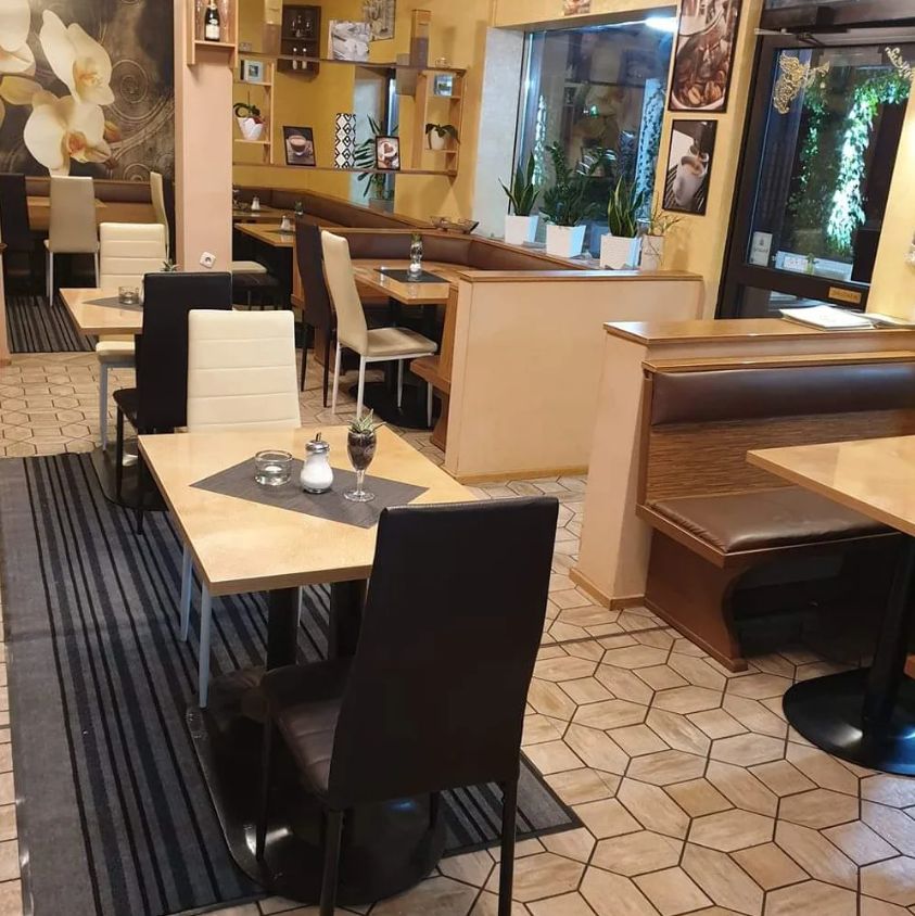 Gastraum des Eiscafés